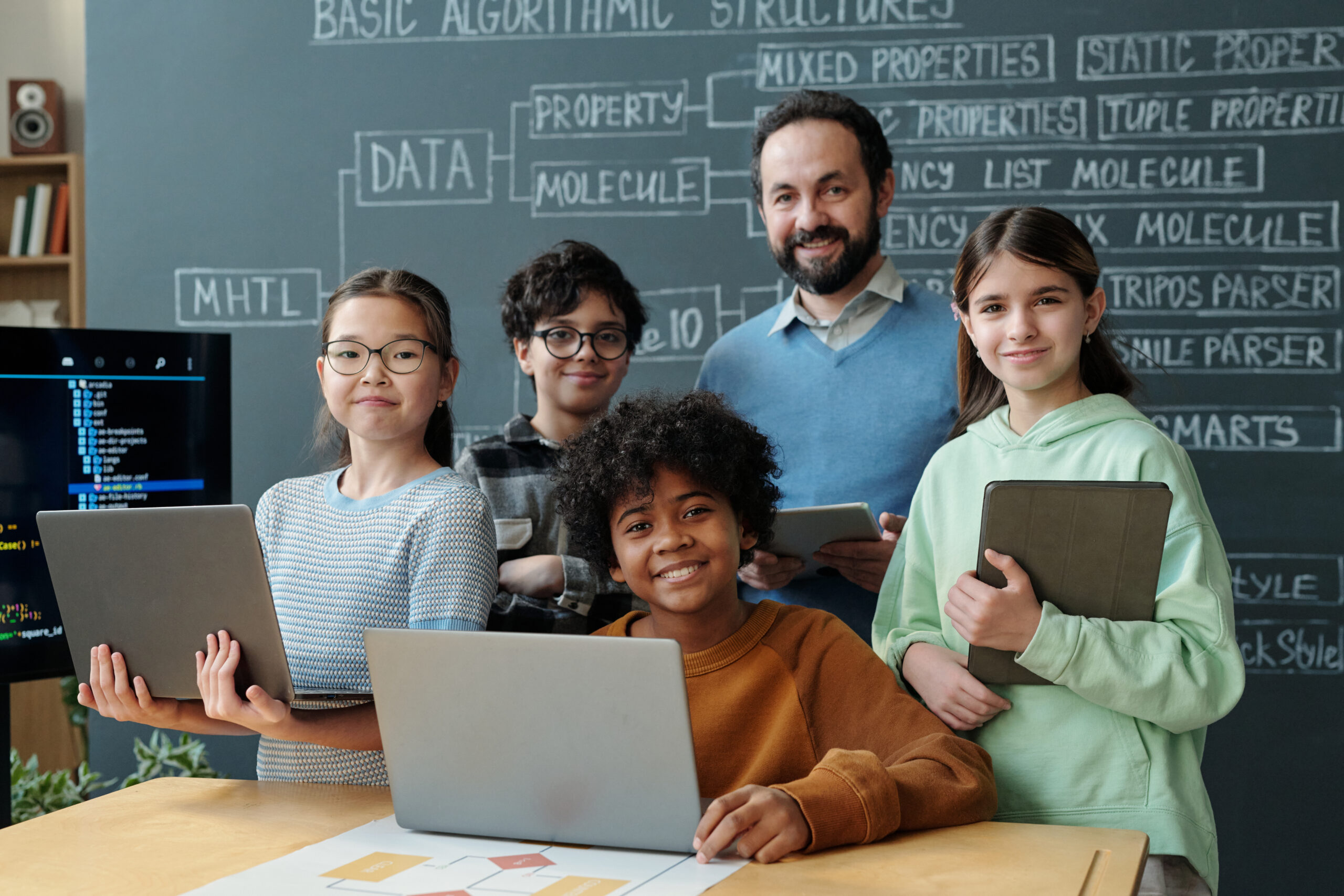 Do ensino à autonomia digital: O continuum Pedagogia, Andragogia e Cibergogia